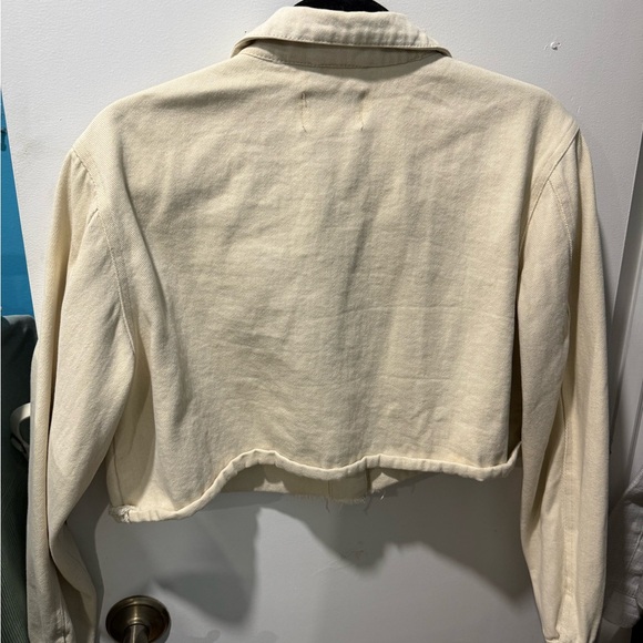Vigoss Women's Off-White Cropped Jean Jacket - Picture 2 of 2